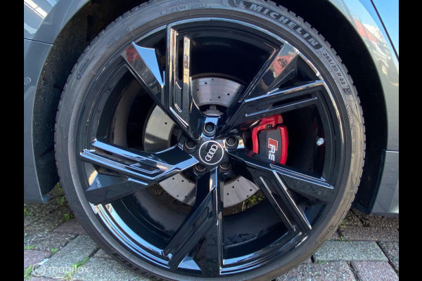 Audi A6 Avant RS 6 TFSI quattro
