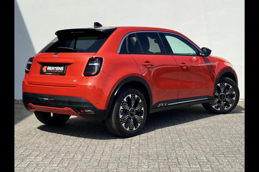 Fiat 600E La Prima 54 kWh | Lederen bekleding | Elektr. achterklep | Zeer compleet | Prijs is rijklaar