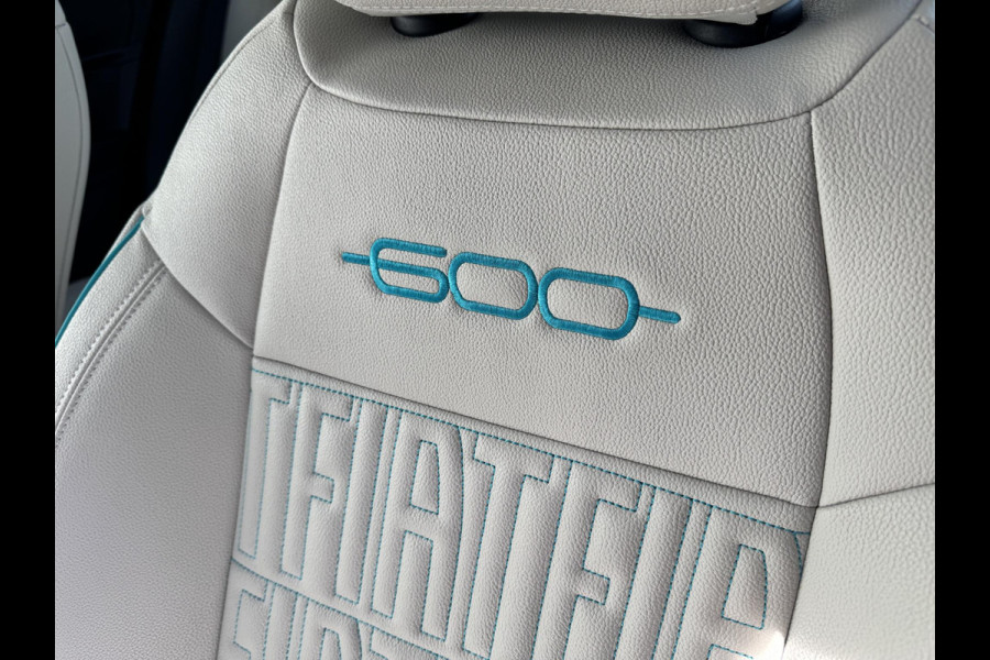 Fiat 600E La Prima 54 kWh | Lederen bekleding | Elektr. achterklep | Zeer compleet | Prijs is rijklaar