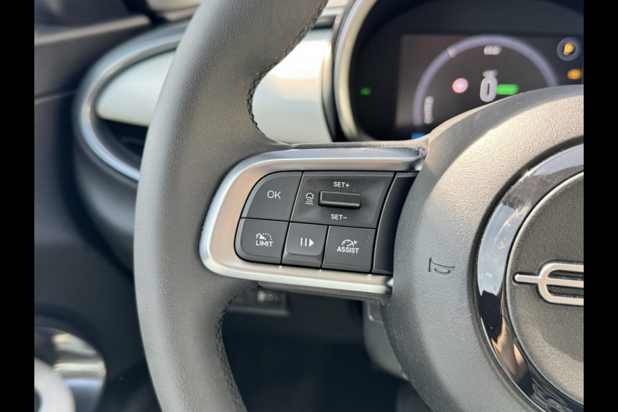 Fiat 600E La Prima 54 kWh | Lederen bekleding | Elektr. achterklep | Zeer compleet | Prijs is rijklaar