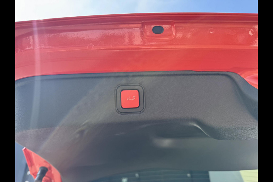 Fiat 600E La Prima 54 kWh | Lederen bekleding | Elektr. achterklep | Zeer compleet | Prijs is rijklaar