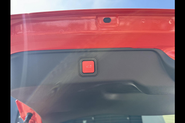 Fiat 600E La Prima 54 kWh | Lederen bekleding | Elektr. achterklep | Zeer compleet | Prijs is rijklaar