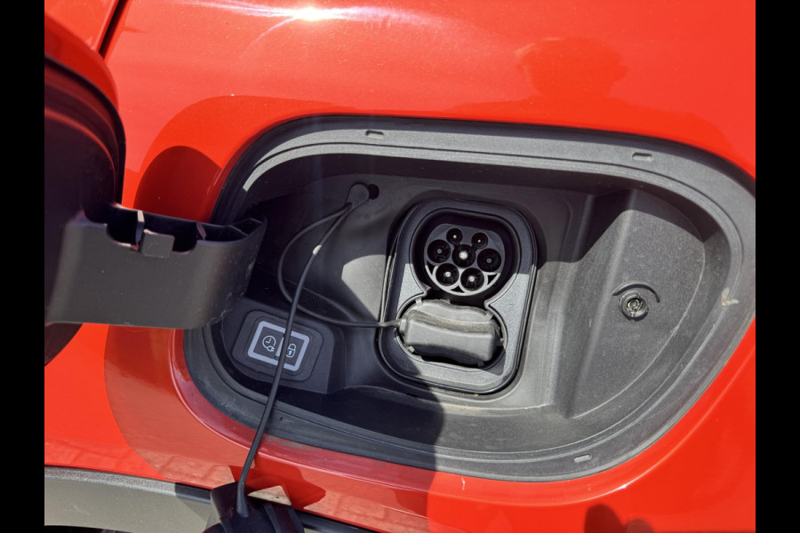 Fiat 600E La Prima 54 kWh | Lederen bekleding | Elektr. achterklep | Zeer compleet | Prijs is rijklaar