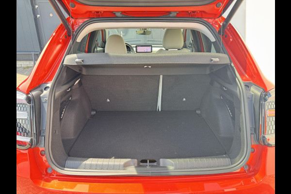 Fiat 600E La Prima 54 kWh | Lederen bekleding | Elektr. achterklep | Zeer compleet | Prijs is rijklaar