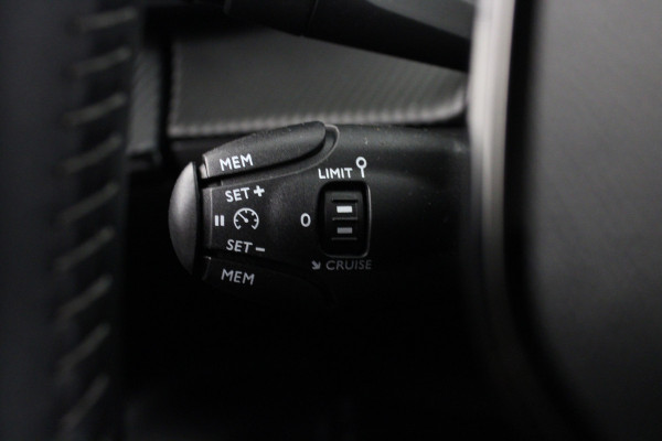 Peugeot 2008 1.2 PureTech Active |Navi|