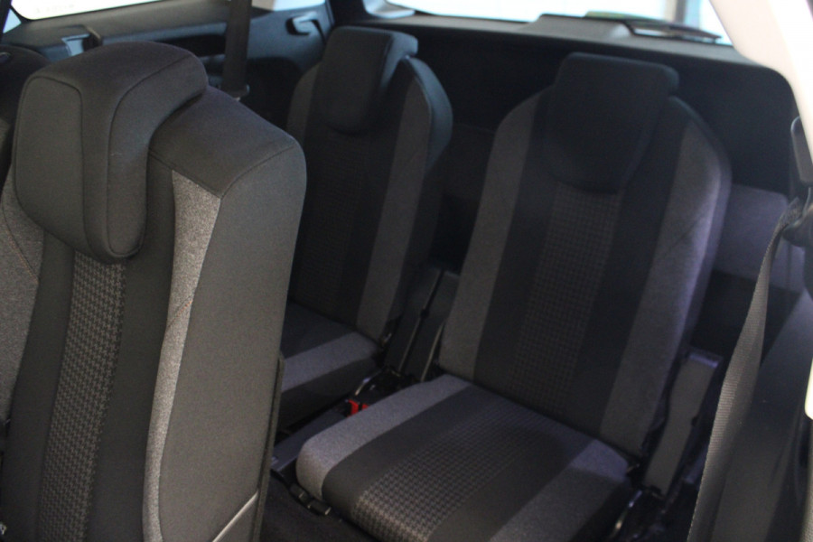 Peugeot 5008 1.2 PureTech Blue Lease Executive |Navi|Camera|
