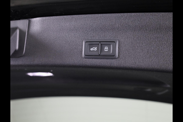Audi A6 Avant 55 TFSI e quattro S edition Competition 367 pk S-tronic | Nappa leder | Navigatie | Panoramadak | Elektr. trekhaak | Parkeersensoren (Park assist) | Rondomzicht camera | S-Line |