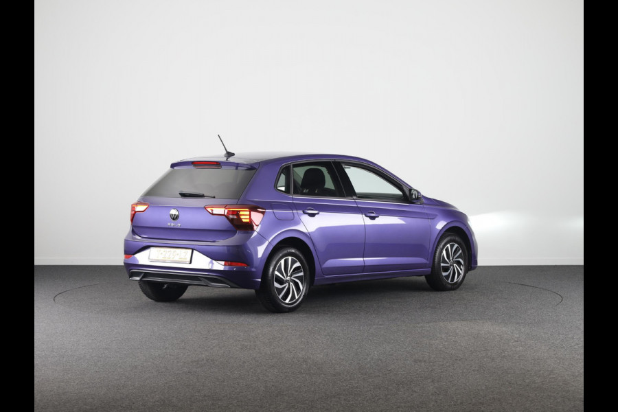 Volkswagen Polo 1.0 TSI Life Business 95 pk | Verlengde garantie | Navigatie | Parkeersensoren | Achteruitrijcamera | Adaptieve cruise control | LED koplampen |