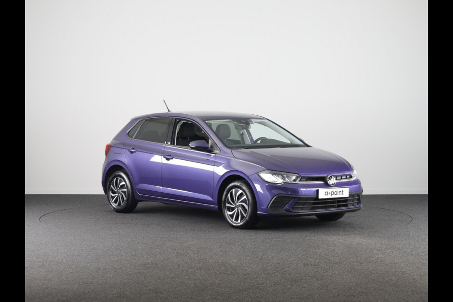 Volkswagen Polo 1.0 TSI Life Business 95 pk | Verlengde garantie | Navigatie | Parkeersensoren | Achteruitrijcamera | Adaptieve cruise control | LED koplampen |