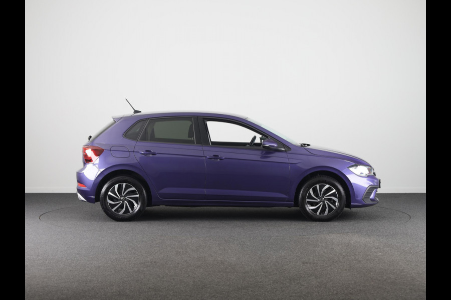Volkswagen Polo 1.0 TSI Life Business 95 pk | Verlengde garantie | Navigatie | Parkeersensoren | Achteruitrijcamera | Adaptieve cruise control | LED koplampen |