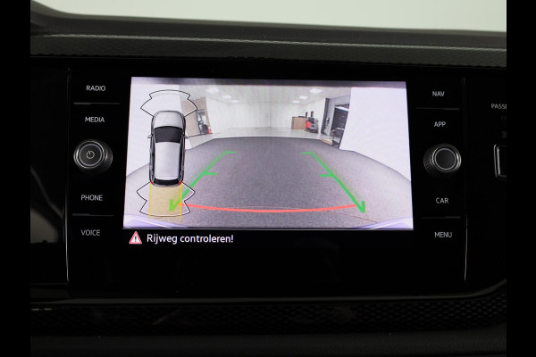 Volkswagen Polo 1.0 TSI Life Business 95 pk | Verlengde garantie | Navigatie | Parkeersensoren | Achteruitrijcamera | Adaptieve cruise control | LED koplampen |