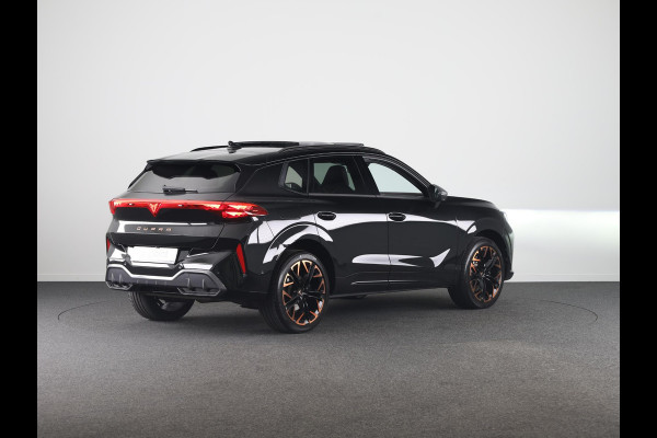 CUPRA Terramar 1.5 TSI e-Hybrid VZ Performance 272 pk Automaat (DSG) | Navigatie | Panoramadak | Parkeersensoren (Park assist) | Rondomzicht camera | Matrix LED koplampen | Lederen bekleding | Elektr. voorstoelen met geheugen |
