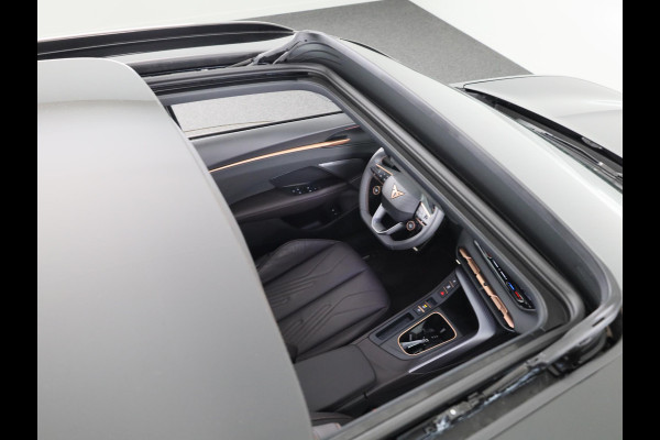 CUPRA Terramar 1.5 TSI e-Hybrid VZ Performance 272 pk Automaat (DSG) | Navigatie | Panoramadak | Parkeersensoren (Park assist) | Rondomzicht camera | Matrix LED koplampen | Lederen bekleding | Elektr. voorstoelen met geheugen |
