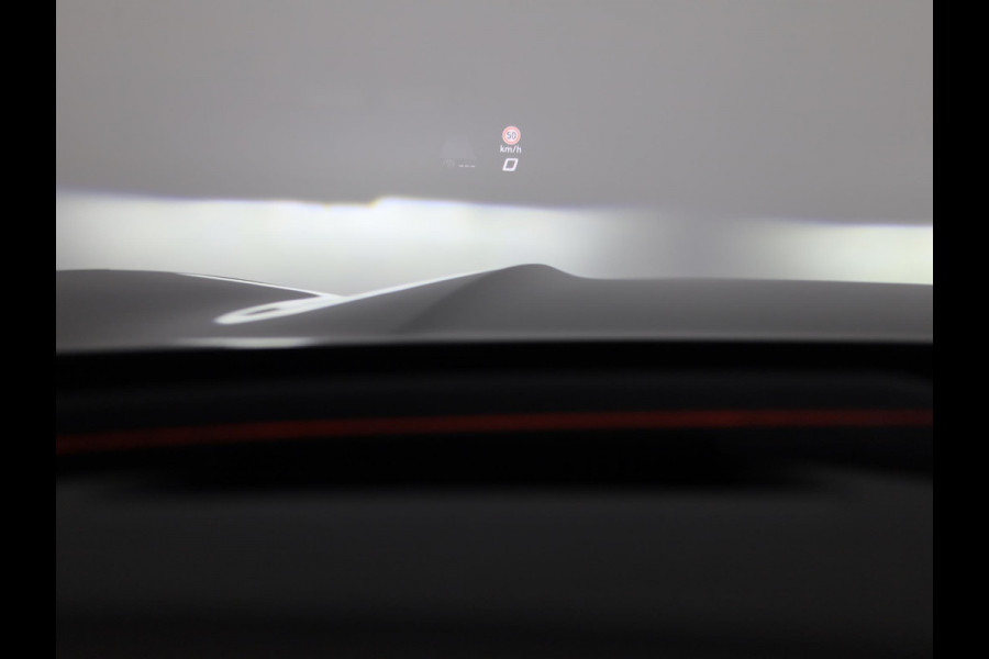 CUPRA Terramar 1.5 TSI e-Hybrid VZ Performance 272 pk Automaat (DSG) | Navigatie | Panoramadak | Parkeersensoren (Park assist) | Rondomzicht camera | Matrix LED koplampen | Lederen bekleding | Elektr. voorstoelen met geheugen |