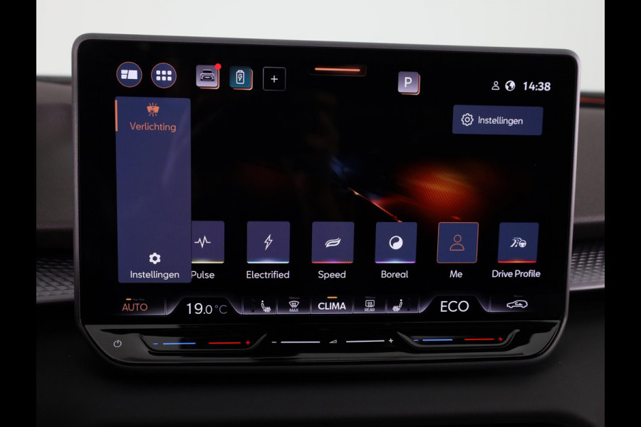 CUPRA Terramar 1.5 TSI e-Hybrid VZ Performance 272 pk Automaat (DSG) | Navigatie | Panoramadak | Parkeersensoren (Park assist) | Rondomzicht camera | Matrix LED koplampen | Lederen bekleding | Elektr. voorstoelen met geheugen |