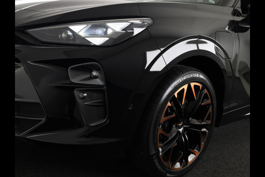 CUPRA Terramar 1.5 TSI e-Hybrid VZ Performance 272 pk Automaat (DSG) | Navigatie | Panoramadak | Parkeersensoren (Park assist) | Rondomzicht camera | Matrix LED koplampen | Lederen bekleding | Elektr. voorstoelen met geheugen |
