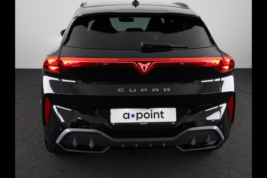 CUPRA Terramar 1.5 TSI e-Hybrid VZ Performance 272 pk Automaat (DSG) | Navigatie | Panoramadak | Parkeersensoren (Park assist) | Rondomzicht camera | Matrix LED koplampen | Lederen bekleding | Elektr. voorstoelen met geheugen |