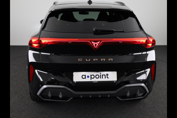 CUPRA Terramar 1.5 TSI e-Hybrid VZ Performance 272 pk Automaat (DSG) | Navigatie | Panoramadak | Parkeersensoren (Park assist) | Rondomzicht camera | Matrix LED koplampen | Lederen bekleding | Elektr. voorstoelen met geheugen |