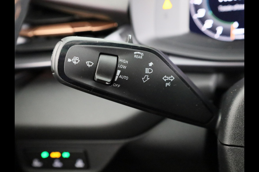 CUPRA Terramar 1.5 TSI e-Hybrid VZ Performance 272 pk Automaat (DSG) | Navigatie | Panoramadak | Parkeersensoren (Park assist) | Rondomzicht camera | Matrix LED koplampen | Lederen bekleding | Elektr. voorstoelen met geheugen |