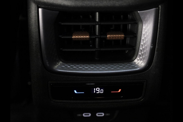 CUPRA Terramar 1.5 TSI e-Hybrid VZ Performance 272 pk Automaat (DSG) | Navigatie | Panoramadak | Parkeersensoren (Park assist) | Rondomzicht camera | Matrix LED koplampen | Lederen bekleding | Elektr. voorstoelen met geheugen |