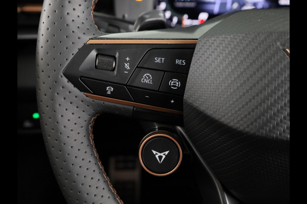 CUPRA Terramar 1.5 TSI e-Hybrid VZ Performance 272 pk Automaat (DSG) | Navigatie | Panoramadak | Parkeersensoren (Park assist) | Rondomzicht camera | Matrix LED koplampen | Lederen bekleding | Elektr. voorstoelen met geheugen |