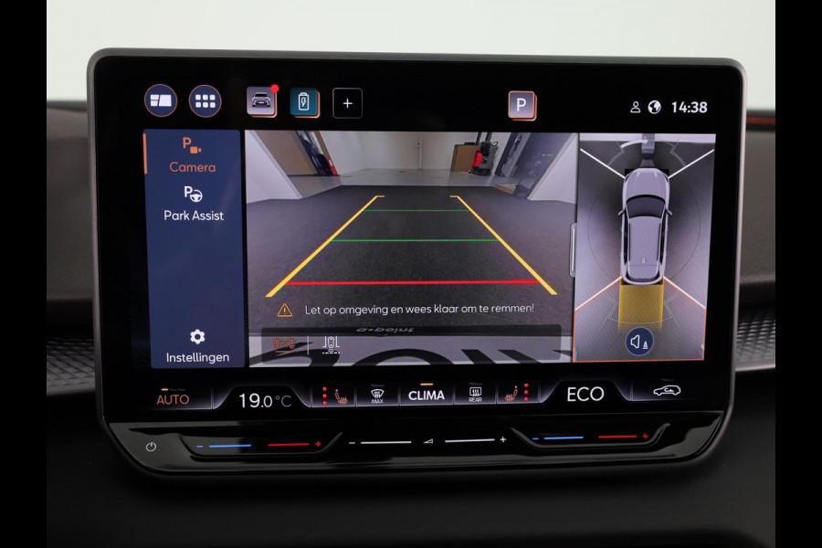CUPRA Terramar 1.5 TSI e-Hybrid VZ Performance 272 pk Automaat (DSG) | Navigatie | Panoramadak | Parkeersensoren (Park assist) | Rondomzicht camera | Matrix LED koplampen | Lederen bekleding | Elektr. voorstoelen met geheugen |
