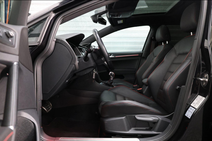 Volkswagen Golf 2.0 TSI GTI TCR 290+PK AKRAPOVIC/VIRTUAL/SFEER/PANO/LEER+S.VERWARMING/CAM/19'LMV/ECC/12 MDN GARANTIE!