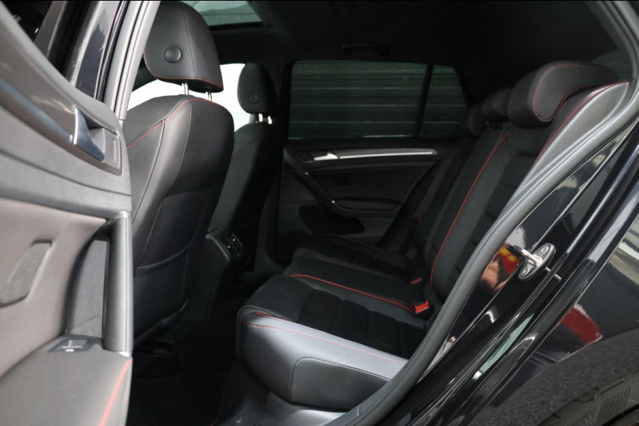 Volkswagen Golf 2.0 TSI GTI TCR 290+PK AKRAPOVIC/VIRTUAL/SFEER/PANO/LEER+S.VERWARMING/CAM/19'LMV/ECC/12 MDN GARANTIE!