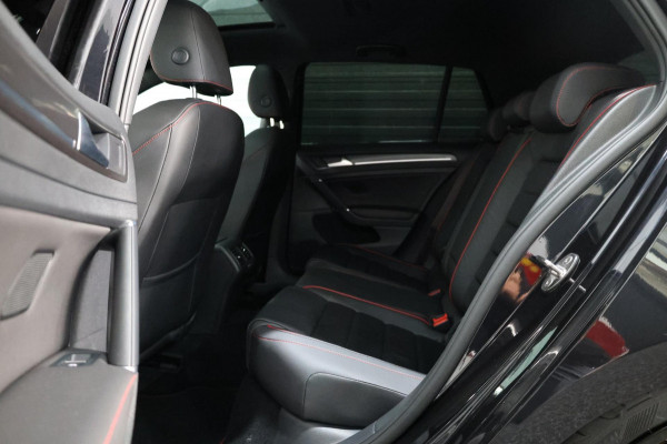 Volkswagen Golf 2.0 TSI GTI TCR 290+PK AKRAPOVIC/VIRTUAL/SFEER/PANO/LEER+S.VERWARMING/CAM/19'LMV/ECC/12 MDN GARANTIE!