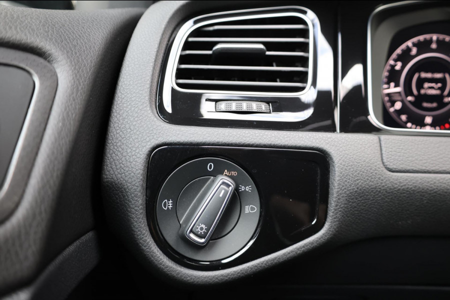 Volkswagen Golf 2.0 TSI GTI TCR 290+PK AKRAPOVIC/VIRTUAL/SFEER/PANO/LEER+S.VERWARMING/CAM/19'LMV/ECC/12 MDN GARANTIE!