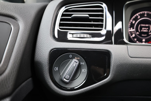 Volkswagen Golf 2.0 TSI GTI TCR 290+PK AKRAPOVIC/VIRTUAL/SFEER/PANO/LEER+S.VERWARMING/CAM/19'LMV/ECC/12 MDN GARANTIE!