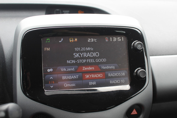Toyota Aygo 1.0 VVT-i x-play / Camera / Navigatie / 15'' / Cruise Control / Bluetooth / LED Dagrijvelrichting