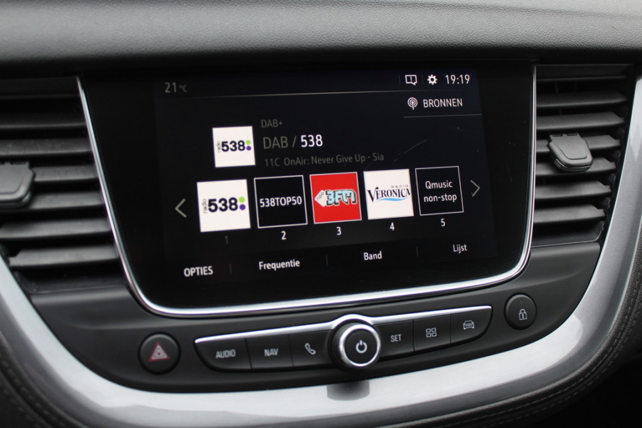 Opel Grandland X 1.2 Turbo Edition / Camera / Apple CarPlay / Keyless / 18'' / Stuurverwarming / Stoelverwarming / DAB / Elektr. achterklep / Cruise Control