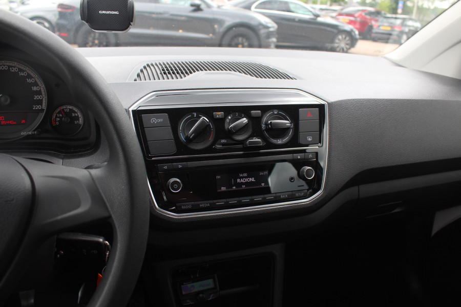 Volkswagen up! 1.0 BMT take up! / Airco / Radio / LED Dagrijverlichting / Elektr. ramen voor / Parrot