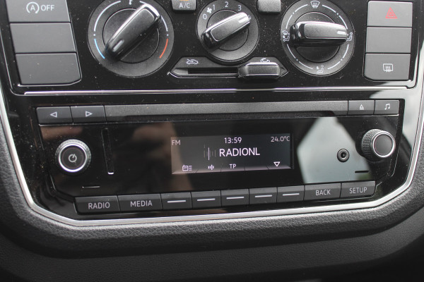 Volkswagen up! 1.0 BMT take up! / Airco / Radio / LED Dagrijverlichting / Elektr. ramen voor / Parrot