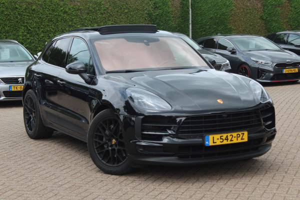 Porsche Macan 3.0 S / Trekhaak / Panoramadak / 360Camera / 21'' / Bose / Luchtvering / Stoelventilatie / Apple CarPlay / Sportstoelen / Stuurverwarming / Dodehoek / DAB / Stoelverwarming / Cruise Control
