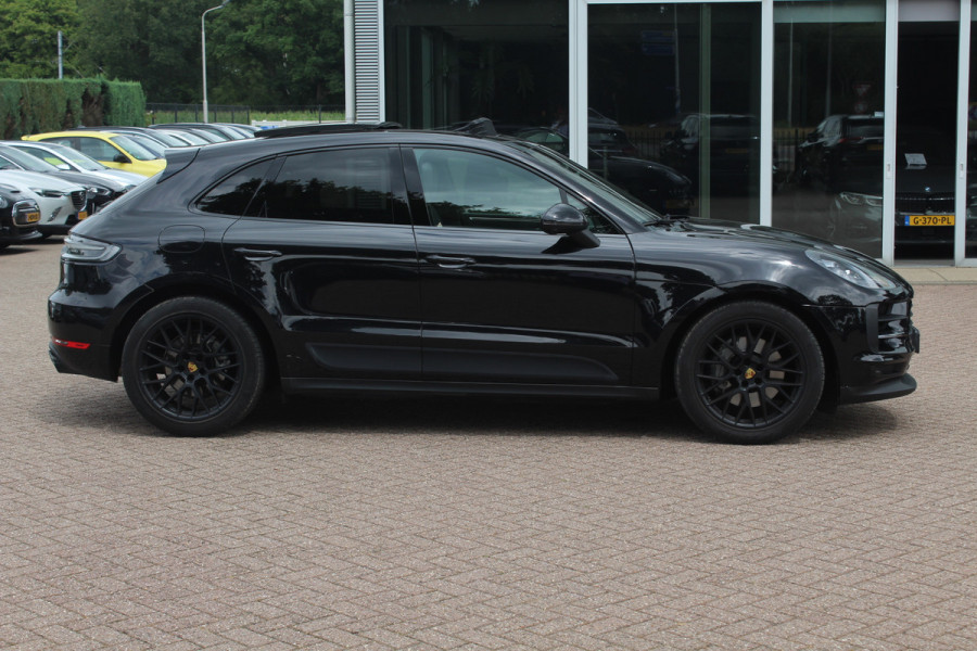 Porsche Macan 3.0 S / Trekhaak / Panoramadak / 360Camera / 21'' / Bose / Luchtvering / Stoelventilatie / Apple CarPlay / Sportstoelen / Stuurverwarming / Dodehoek / DAB / Stoelverwarming / Cruise Control