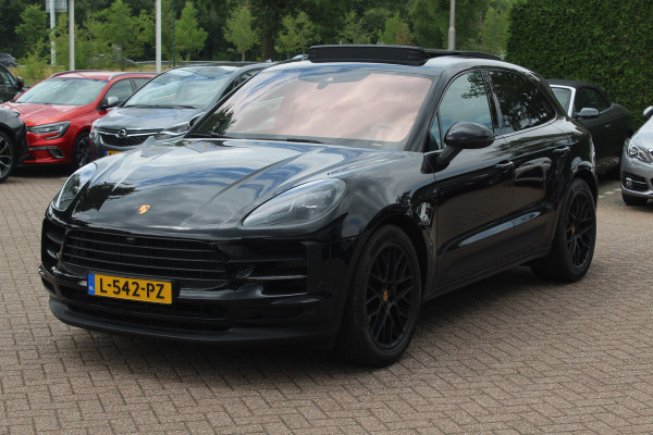 Porsche Macan 3.0 S / Trekhaak / Panoramadak / 360Camera / 21'' / Bose / Luchtvering / Stoelventilatie / Apple CarPlay / Sportstoelen / Stuurverwarming / Dodehoek / DAB / Stoelverwarming / Cruise Control