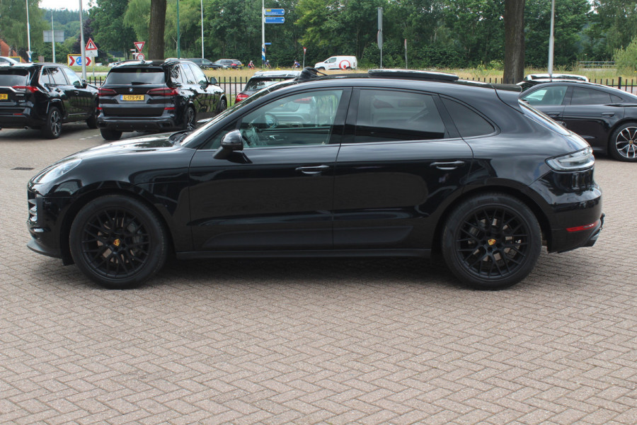 Porsche Macan 3.0 S / Trekhaak / Panoramadak / 360Camera / 21'' / Bose / Luchtvering / Stoelventilatie / Apple CarPlay / Sportstoelen / Stuurverwarming / Dodehoek / DAB / Stoelverwarming / Cruise Control