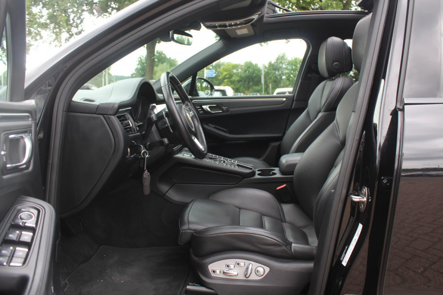 Porsche Macan 3.0 S / Trekhaak / Panoramadak / 360Camera / 21'' / Bose / Luchtvering / Stoelventilatie / Apple CarPlay / Sportstoelen / Stuurverwarming / Dodehoek / DAB / Stoelverwarming / Cruise Control