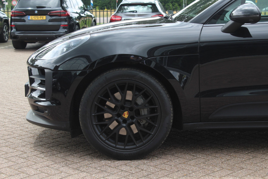 Porsche Macan 3.0 S / Trekhaak / Panoramadak / 360Camera / 21'' / Bose / Luchtvering / Stoelventilatie / Apple CarPlay / Sportstoelen / Stuurverwarming / Dodehoek / DAB / Stoelverwarming / Cruise Control
