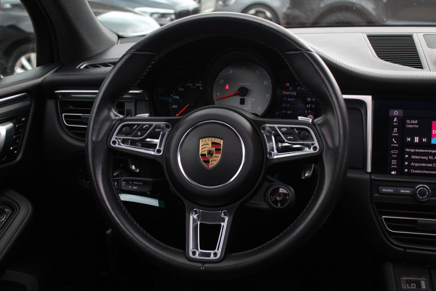 Porsche Macan 3.0 S / Trekhaak / Panoramadak / 360Camera / 21'' / Bose / Luchtvering / Stoelventilatie / Apple CarPlay / Sportstoelen / Stuurverwarming / Dodehoek / DAB / Stoelverwarming / Cruise Control
