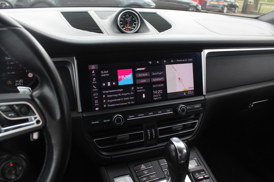 Porsche Macan 3.0 S / Trekhaak / Panoramadak / 360Camera / 21'' / Bose / Luchtvering / Stoelventilatie / Apple CarPlay / Sportstoelen / Stuurverwarming / Dodehoek / DAB / Stoelverwarming / Cruise Control