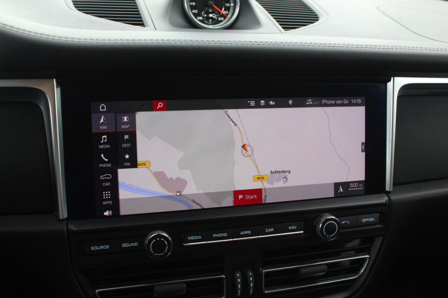 Porsche Macan 3.0 S / Trekhaak / Panoramadak / 360Camera / 21'' / Bose / Luchtvering / Stoelventilatie / Apple CarPlay / Sportstoelen / Stuurverwarming / Dodehoek / DAB / Stoelverwarming / Cruise Control