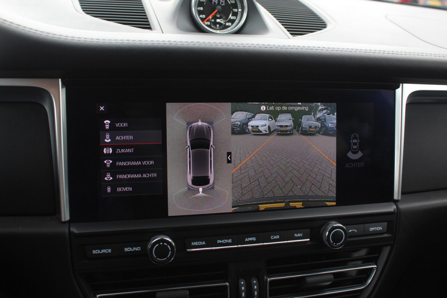 Porsche Macan 3.0 S / Trekhaak / Panoramadak / 360Camera / 21'' / Bose / Luchtvering / Stoelventilatie / Apple CarPlay / Sportstoelen / Stuurverwarming / Dodehoek / DAB / Stoelverwarming / Cruise Control