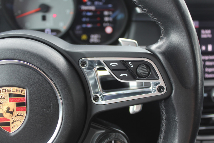 Porsche Macan 3.0 S / Trekhaak / Panoramadak / 360Camera / 21'' / Bose / Luchtvering / Stoelventilatie / Apple CarPlay / Sportstoelen / Stuurverwarming / Dodehoek / DAB / Stoelverwarming / Cruise Control