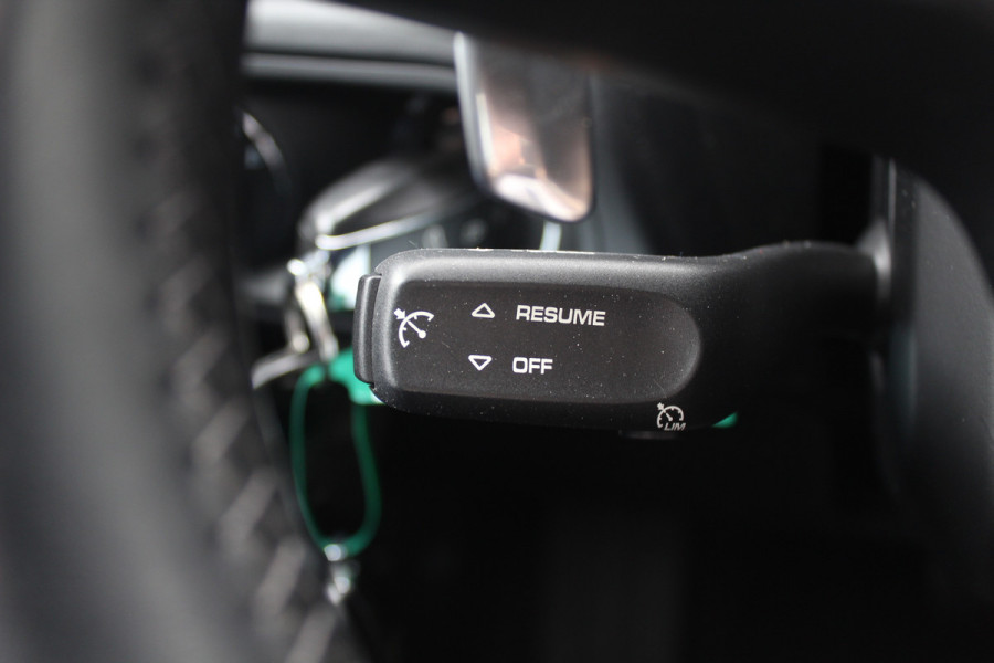 Porsche Macan 3.0 S / Trekhaak / Panoramadak / 360Camera / 21'' / Bose / Luchtvering / Stoelventilatie / Apple CarPlay / Sportstoelen / Stuurverwarming / Dodehoek / DAB / Stoelverwarming / Cruise Control