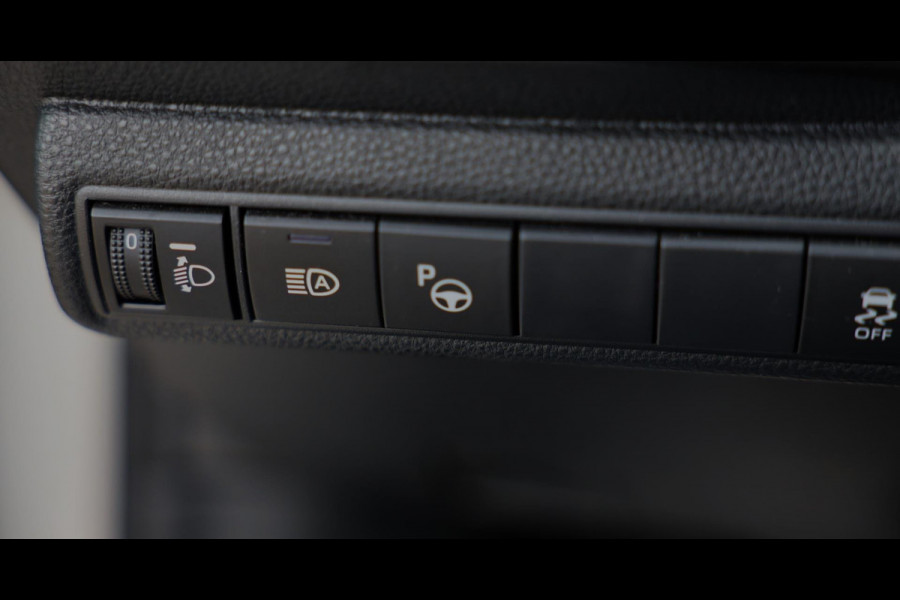 Toyota Corolla 1.8 Hybrid Comfort / Acc / Lane Assist / Dode Hoek / Camera / Stoelverkoeling / Stoelverwarming / Led / Pdc