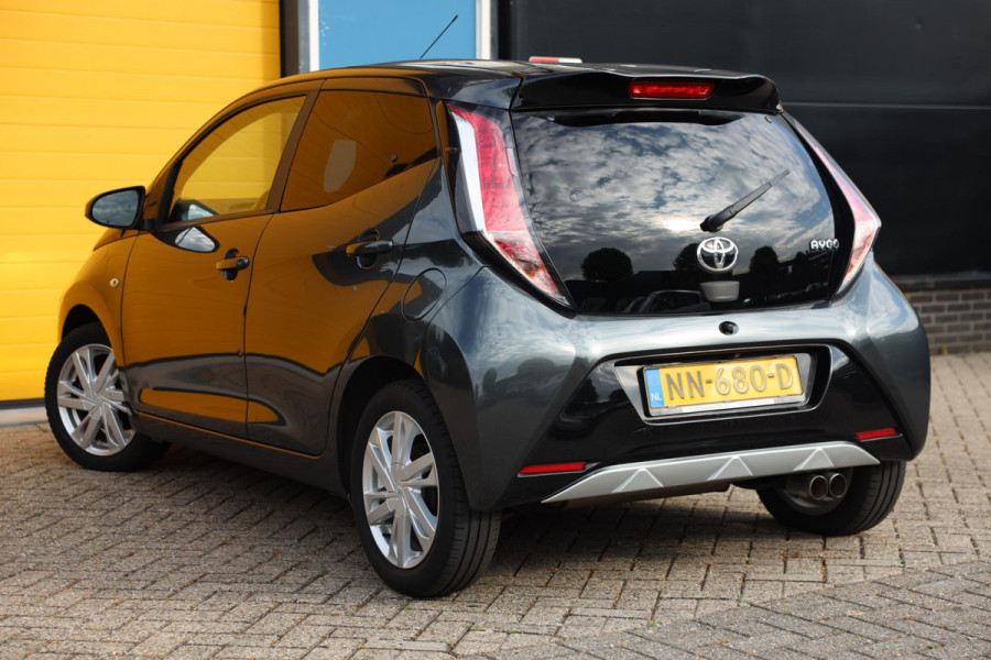 Toyota Aygo 1.0 VVT-i x-sport / AUT / NAP / Eerste Eigenaar / Camera / F1 Flippers / Airco / 5 Deurs / Allu Velgen