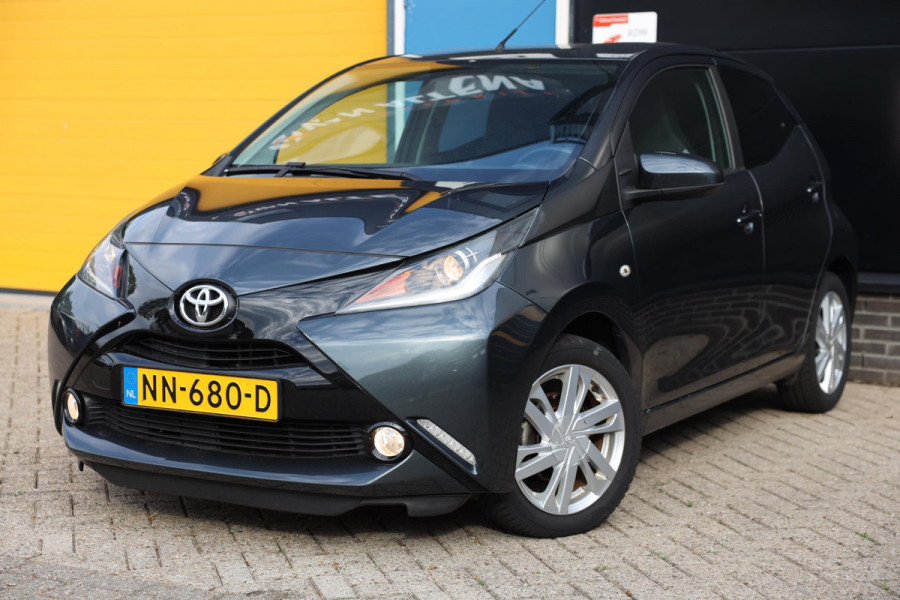 Toyota Aygo 1.0 VVT-i x-sport / AUT / NAP / Eerste Eigenaar / Camera / F1 Flippers / Airco / 5 Deurs / Allu Velgen